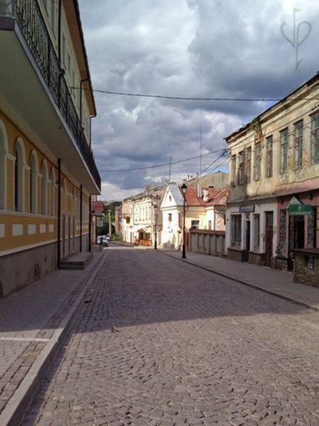 Зарванская Стрит 9 Kamianets-Podilskyi Exterior foto